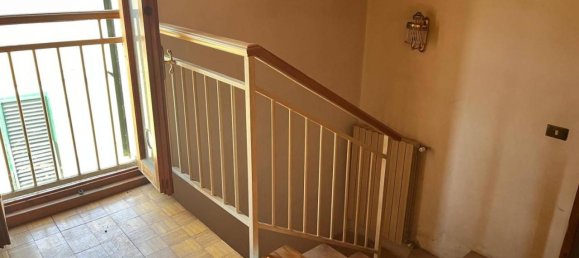 5 rooms House in Quarrata, Italy No. 28567 12