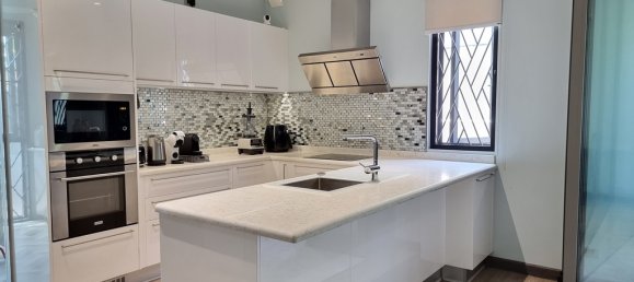 3 bedrooms Cafe / restaurant in Bangkok, Thailand No. 6225 18