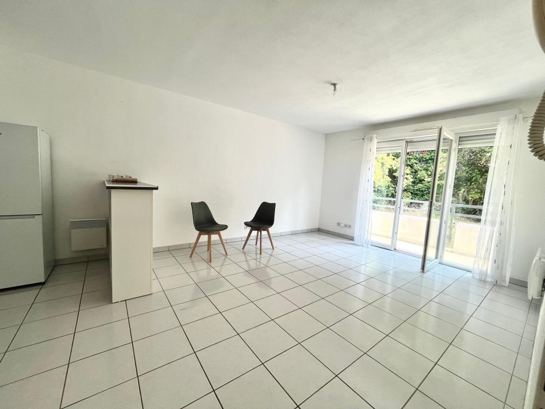 Apartamento de 2 dormitorios en Cognac, France No. 345536