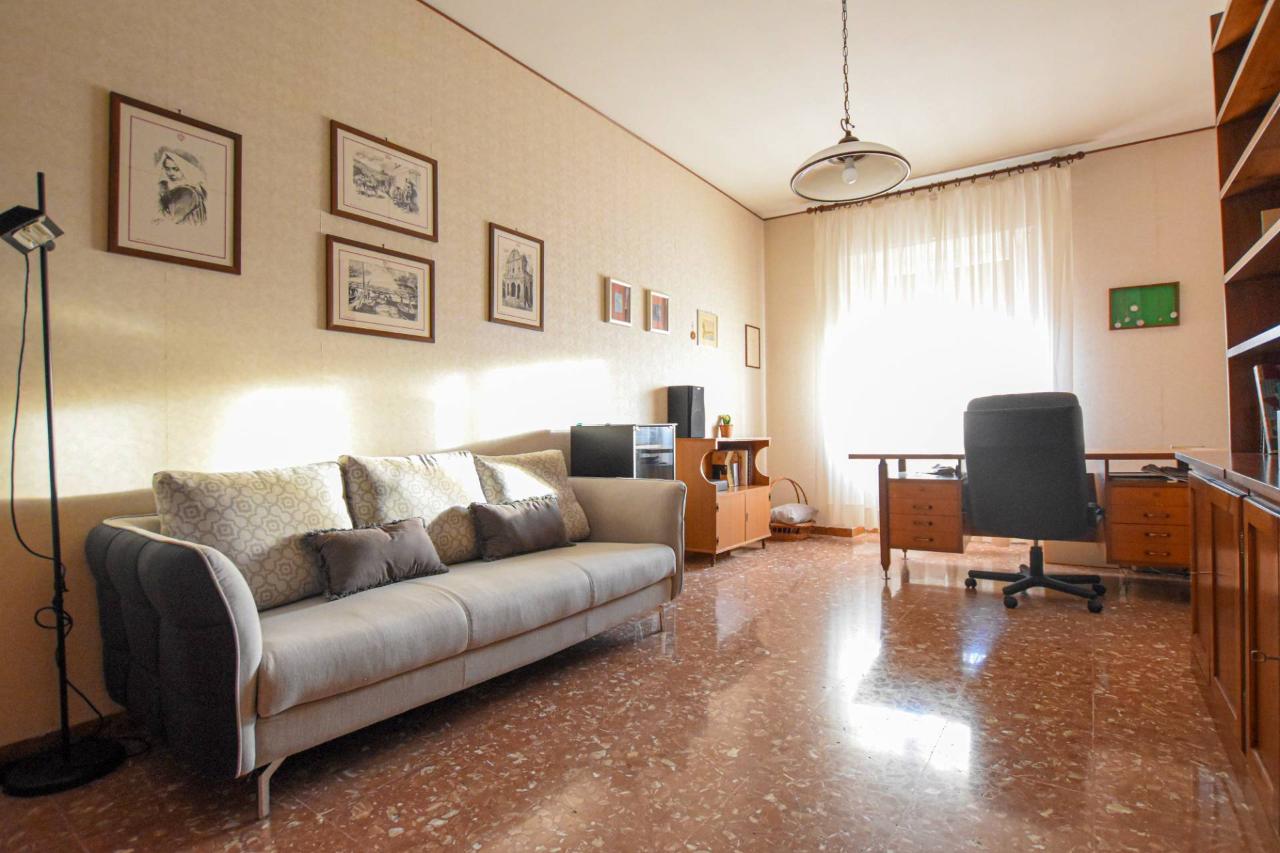 8-salle Appartement à Sassari, Italy No. 118346