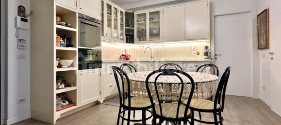 4 bedrooms Apartment in Milan, Italy No. 341545 23