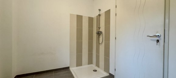 Casa de 3 dormitorios en Saint-Jean-de-la-Ruelle, France No. 153179 9