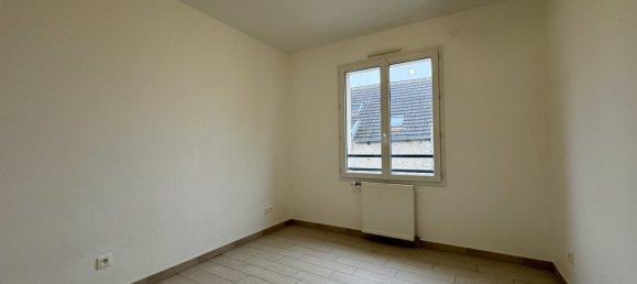 Casa de 3 dormitorios en Saint-Jean-de-la-Ruelle, France No. 153179 6