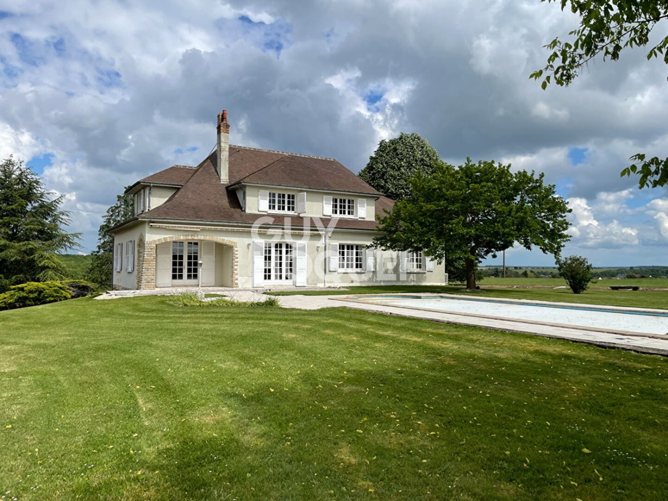 8 bedrooms Villa in Bourges, France No. 66044