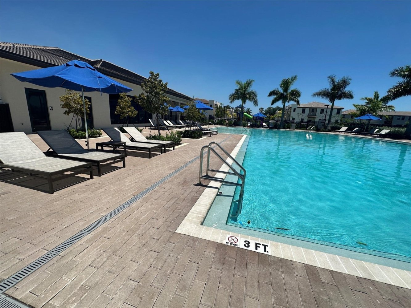 3 Schlafzimmer Doppelhaus in Miami, USA, Nr. 613608