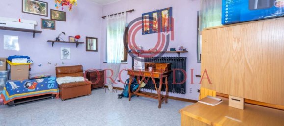 3 bedrooms Villa in Bergamo, Italy No. 263501 3