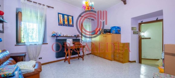 3 bedrooms Villa in Bergamo, Italy No. 263501 4