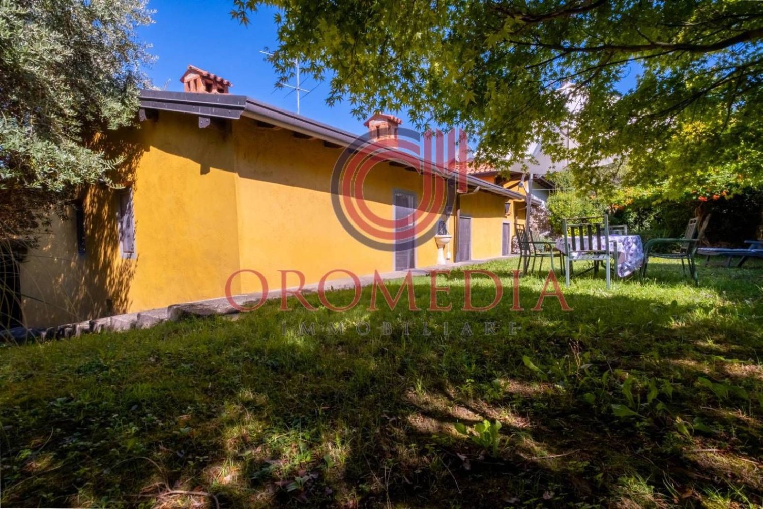 3 bedrooms Villa in Bergamo, Italy No. 263501