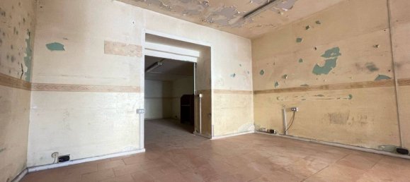1 room Commercial property in Naples, Italy No. 87447 4