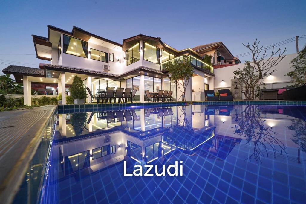 7 bedrooms Villa in Pattaya, Thailand No. 13707
