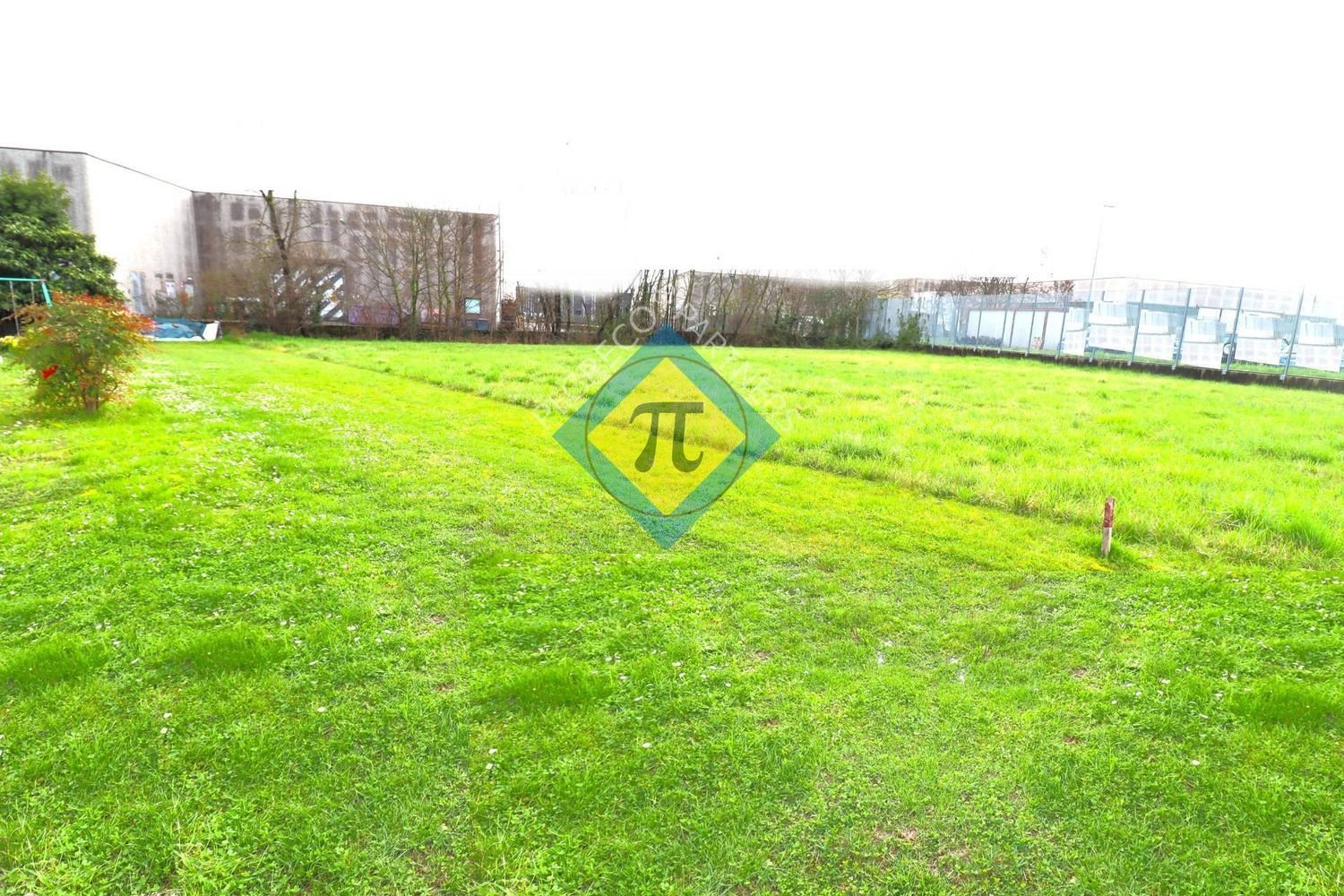 Terreno en Pordenone, Italy 1290 m² No. 214438