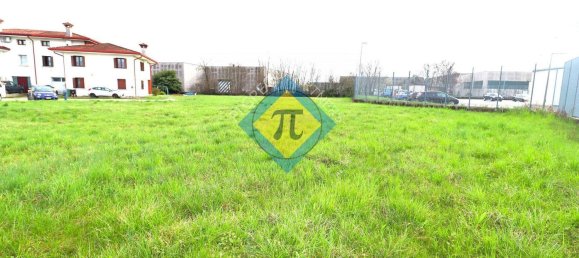 Terreno en Pordenone, Italy 1290 m² No. 214438 6