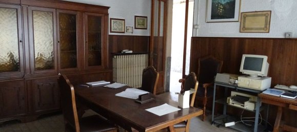 Edifício em Galliate, Italy 1450 m² N.º 163696 4