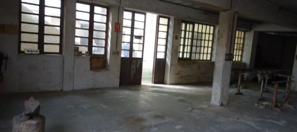 Edifício em Galliate, Italy 1450 m² N.º 163696 10