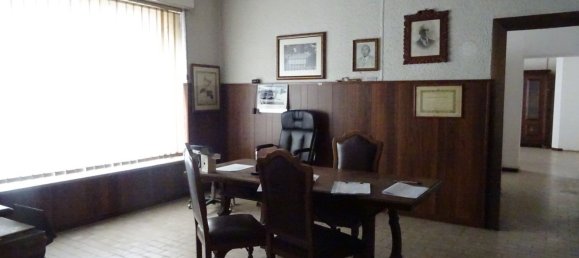 Edifício em Galliate, Italy 1450 m² N.º 163696 12