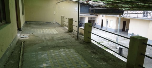 Edifício em Galliate, Italy 1450 m² N.º 163696 2