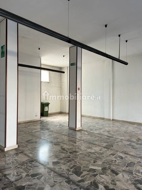 2-Zimmer Gewerbliche Immobilie in Bergamo, Italy, Nr. 5182