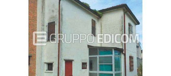 5 rooms House in Argenta, Italy No. 276697 5