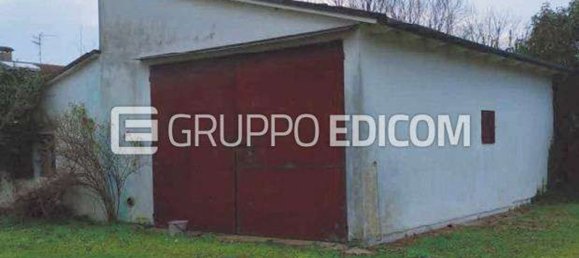 5 rooms House in Argenta, Italy No. 276697 4