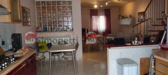 3 bedrooms Villa in Oricola, Italy No. 164178 2