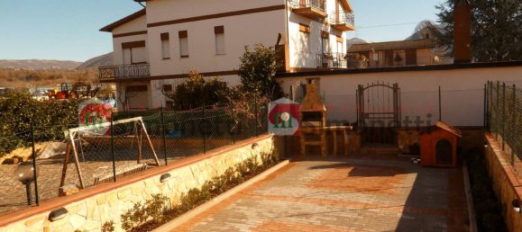 3 bedrooms Villa in Oricola, Italy No. 164178 8