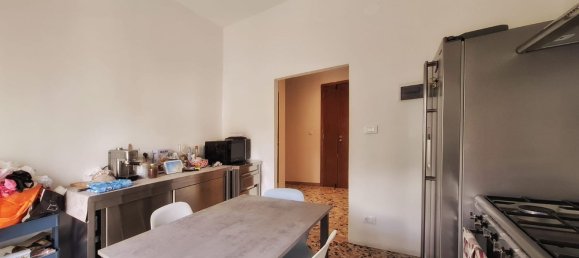 Apartamento de 4 dormitorios en Arezzo, Italy No. 336585 4