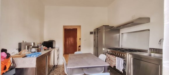 Apartamento de 4 dormitorios en Arezzo, Italy No. 336585 3