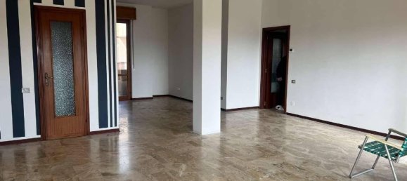 4-Zimmer Wohnung in Piacenza, Italy, Nr. 40339 2
