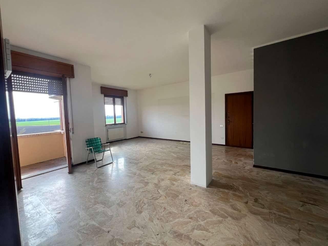 4-Zimmer Wohnung in Piacenza, Italy, Nr. 40339