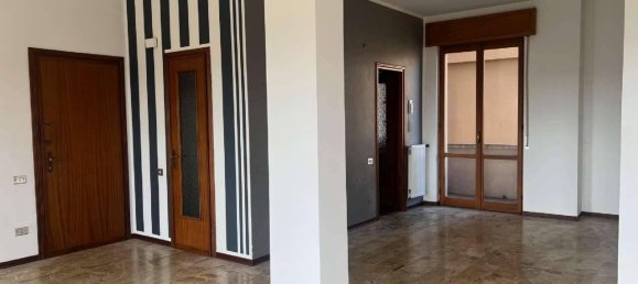 4-Zimmer Wohnung in Piacenza, Italy, Nr. 40339 3
