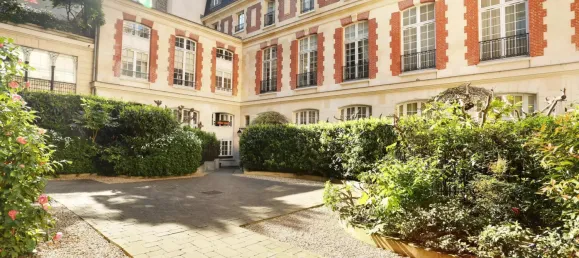 3 bedrooms Apartment in Paris, France No. 150670 4