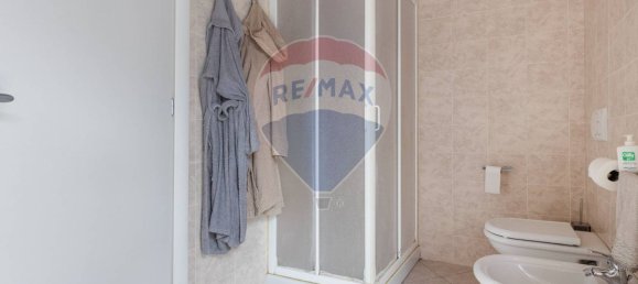 Квартира с 2 спальнями в Кардано аль Кампо, Италия № 327943 15