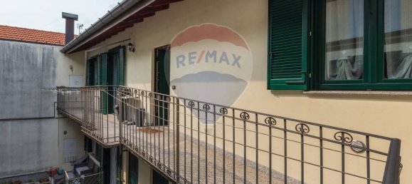 Квартира с 2 спальнями в Кардано аль Кампо, Италия № 327943 21