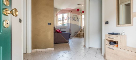 Квартира с 2 спальнями в Кардано аль Кампо, Италия № 327943 2