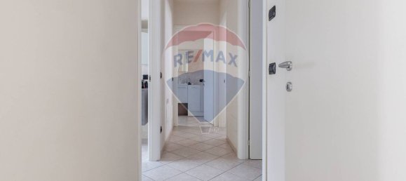 Квартира с 2 спальнями в Кардано аль Кампо, Италия № 327943 9