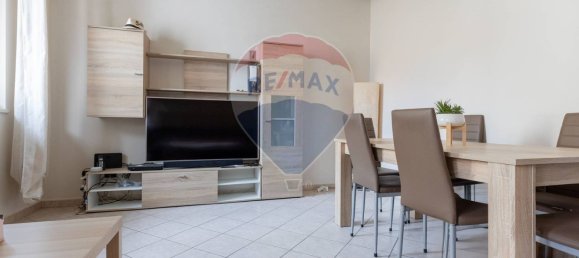 Квартира с 2 спальнями в Кардано аль Кампо, Италия № 327943 4