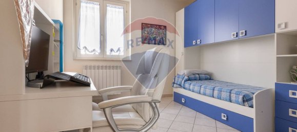 Квартира с 2 спальнями в Кардано аль Кампо, Италия № 327943 17