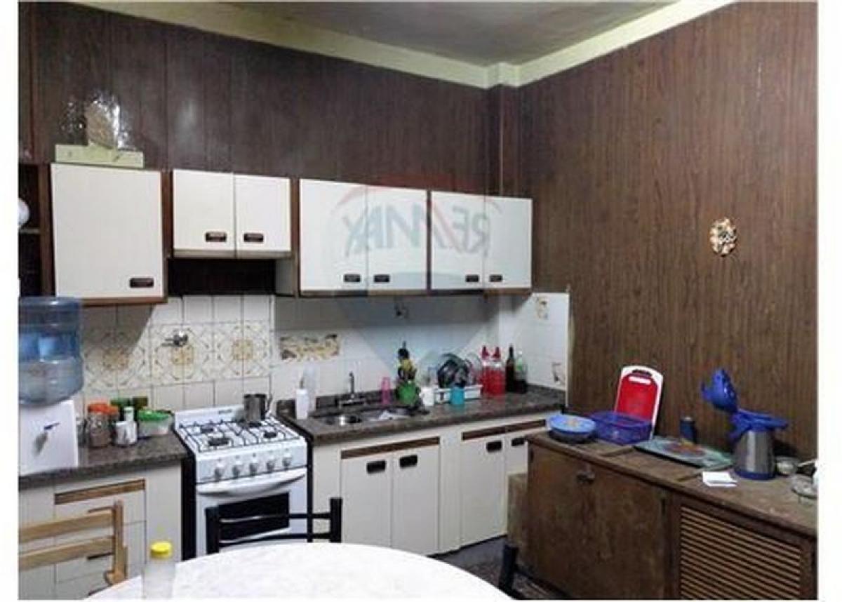 2 bedrooms House in Moron, Argentina No. 19860