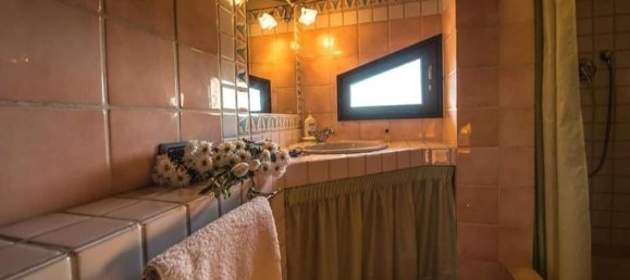 7 rooms House in Vinci, Italy No. 154700 15