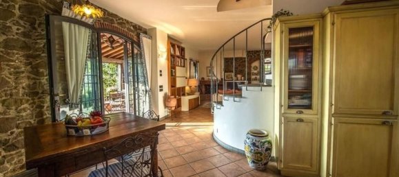 7 rooms House in Vinci, Italy No. 154700 6