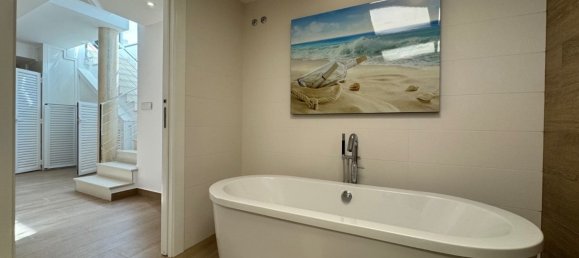 5 bedrooms House in San Miguel de Salinas, Spain No. 134573 13