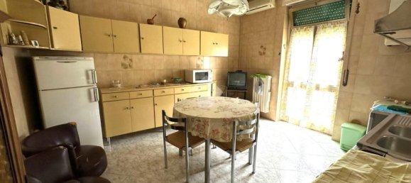 Квартира с 3 комнатами в Фоджа, Италия № 65098 3