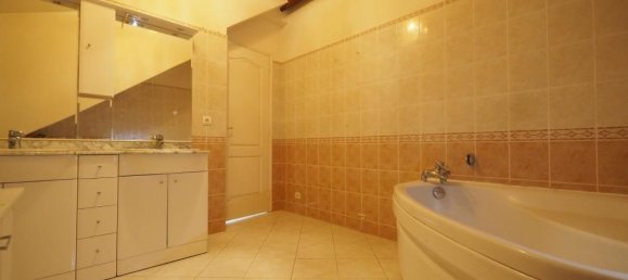 4 bedrooms House in Bois-d'Arcy, France No. 185475 7