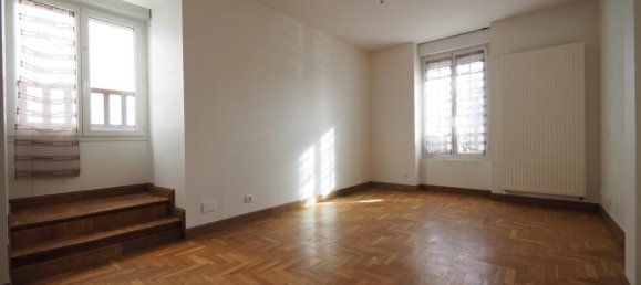 4 bedrooms House in Bois-d'Arcy, France No. 185475 6