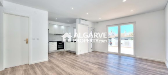 2 bedrooms Townhouse in Quarteira, Portugal No. 344609 6