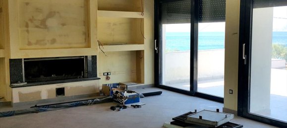 4 bedrooms Villa in Loutraki, Greece No. 6983 9