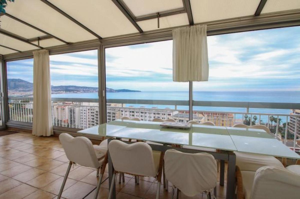 3 bedrooms Apartment in Nice, France No. 2855