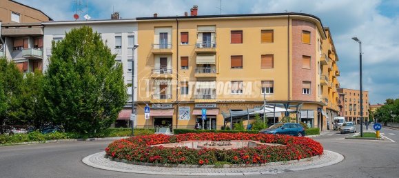 Квартира с 4 спальнями в Виньола, Италия № 327430 2