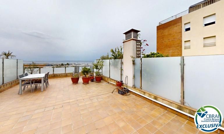 3 bedrooms Duplex in Roses, Spain No. 233853