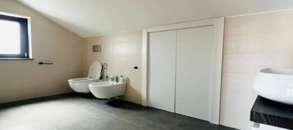 4 bedrooms Villa in Giugliano in Campania, Italy No. 266782 17